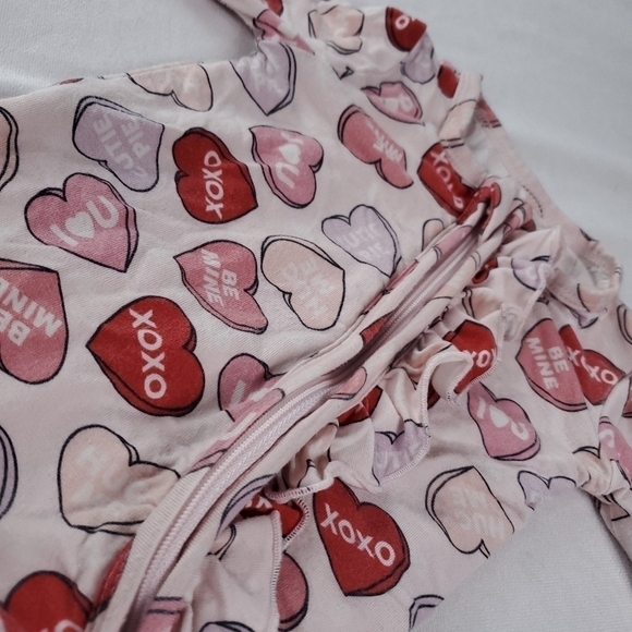 Caden Lane Ruffled Heart Zippered Footie Sleeper Pajama Newborn - Picture 4 of 12